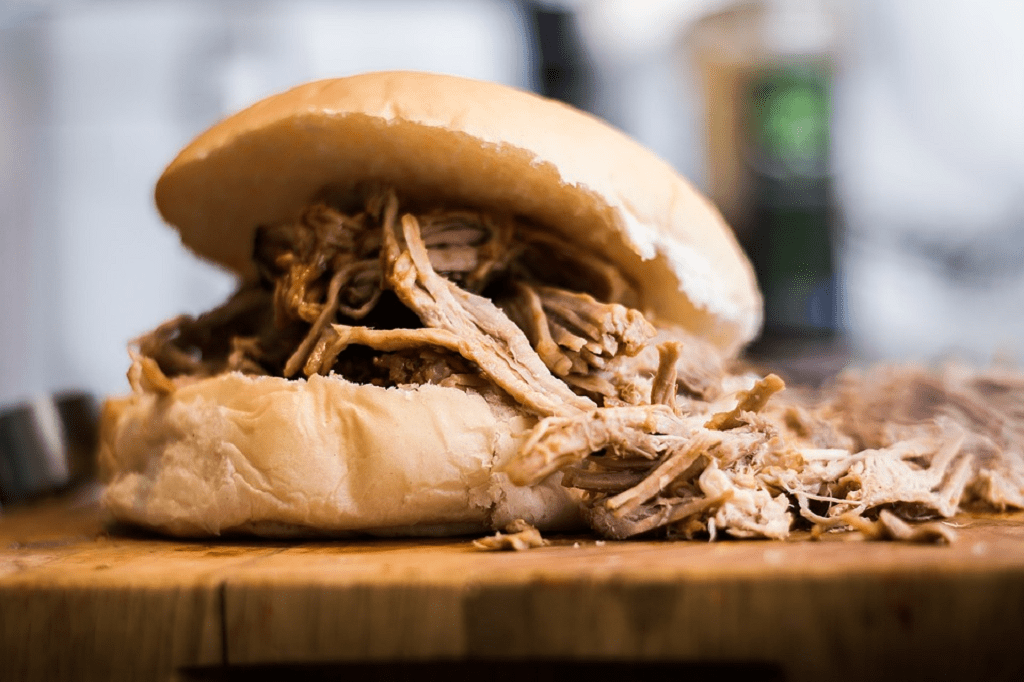 PULLED PORK BBQ SMOKER RECEPT LANGZAAM GEGAARD COLESLAW